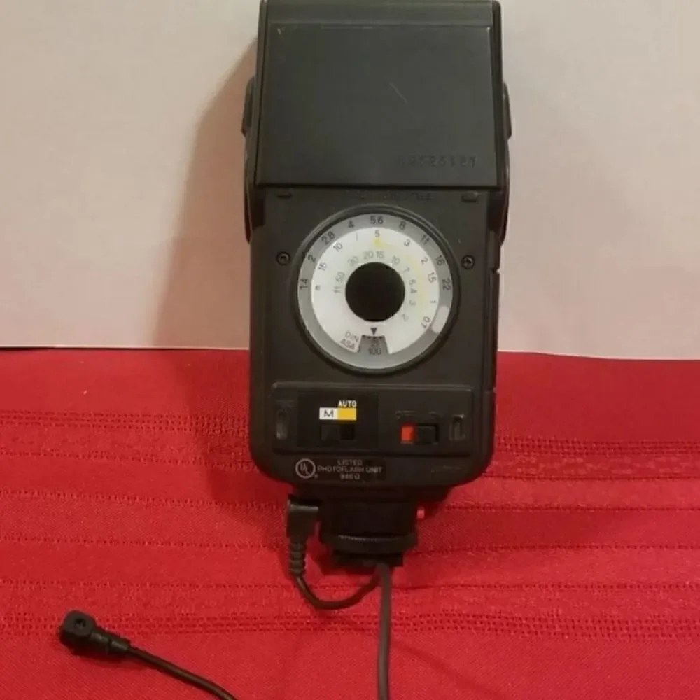 Minolta Auto 128 Shoe Mount Flash with cord